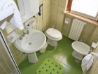 ferienwohnung-torri-del-benaco-mit-pool-Bad-0004