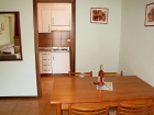 ferienwohnung-torri-del-benaco-mit-pool-Kueche-0001