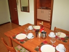 ferienwohnung-torri-del-benaco-mit-pool-Wohnzimmer-0006